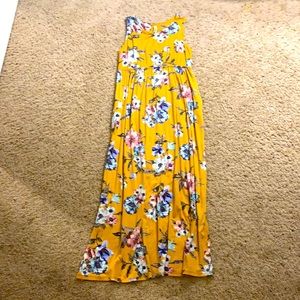 Pretty long dress with flowers